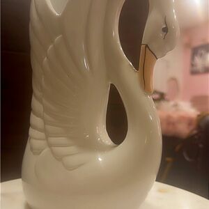2 Ceramic Swan Planter/Vase in Glossy White with Yellow Beak
